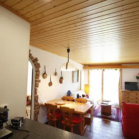 Tsaumiau Lägenhet *